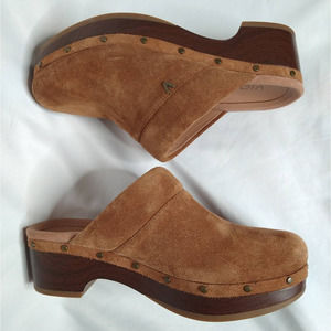 NWOT Vionic Kacie Suede Clogs Size 6 70's Vintage Inspired Platform Heel